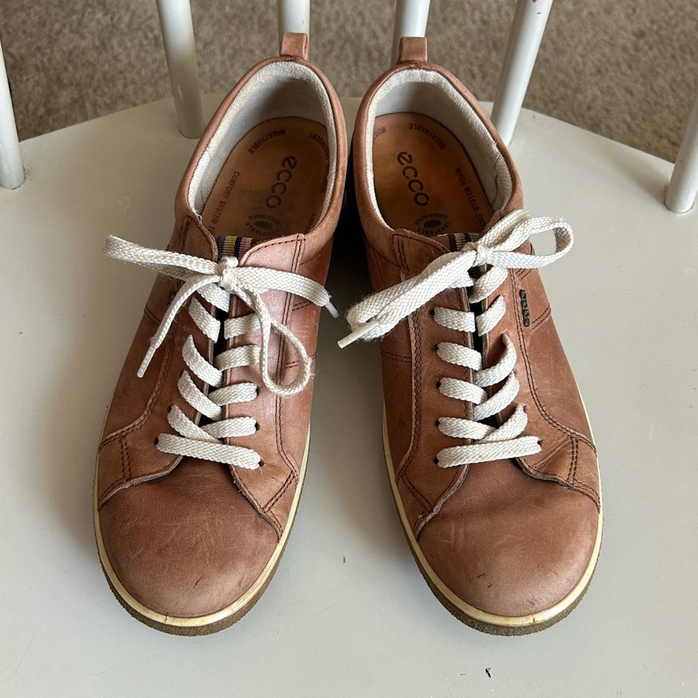 Ecco light brown leather sneakers.